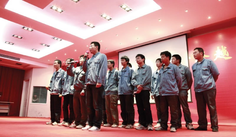月圓心圓人團(tuán)圓 海宏海新共歡慶——公司舉行二零一零年度公司員工大會(huì)暨“喜迎中秋、歡度國慶”聯(lián)歡會(huì)
